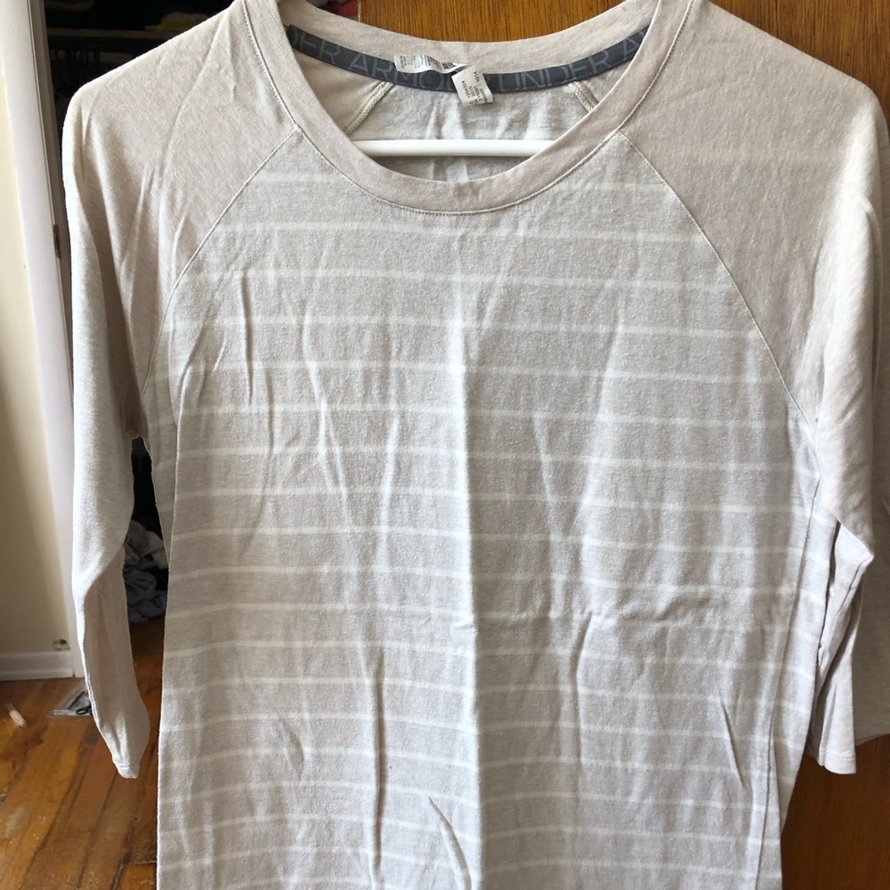 3/4 sleeve Under Armour lounge shirt